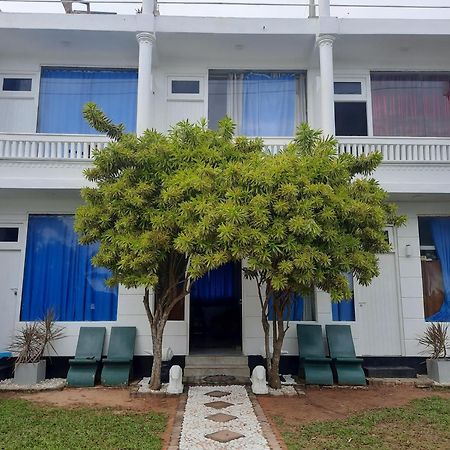 White Surfing Beach Resort Unawatuna Eksteriør bilde