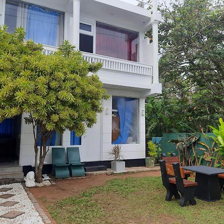 White Surfing Beach Resort Unawatuna Eksteriør bilde
